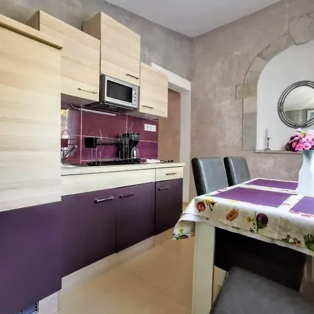 B & B Apartments Palma Medulin 3*
