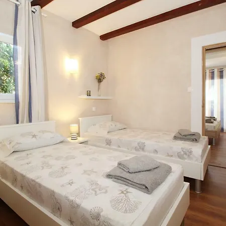 B & B Apartments Palma Medulin 3*